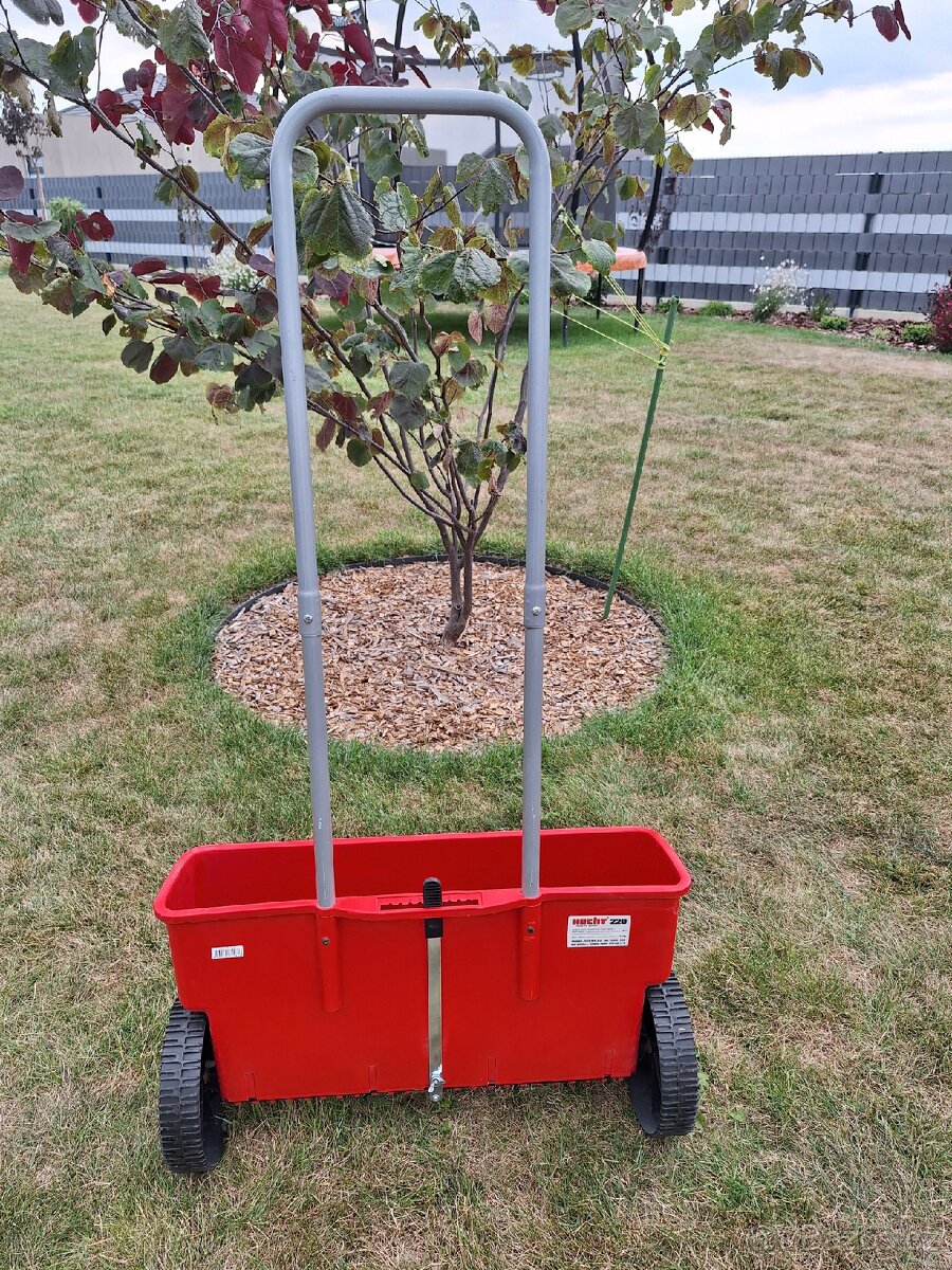 Vozík na hnojení, setí, solení HECHT - 2