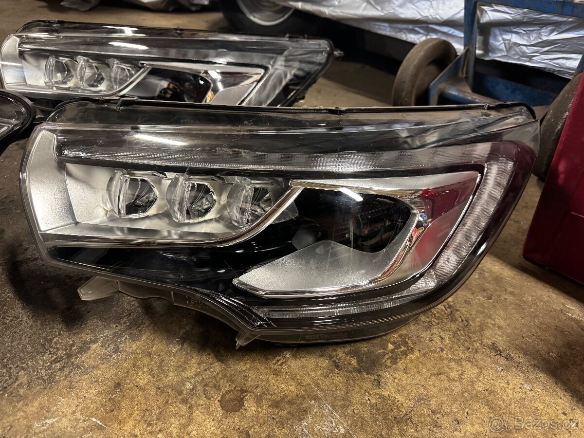 Světlomet citroen DS4 - 2