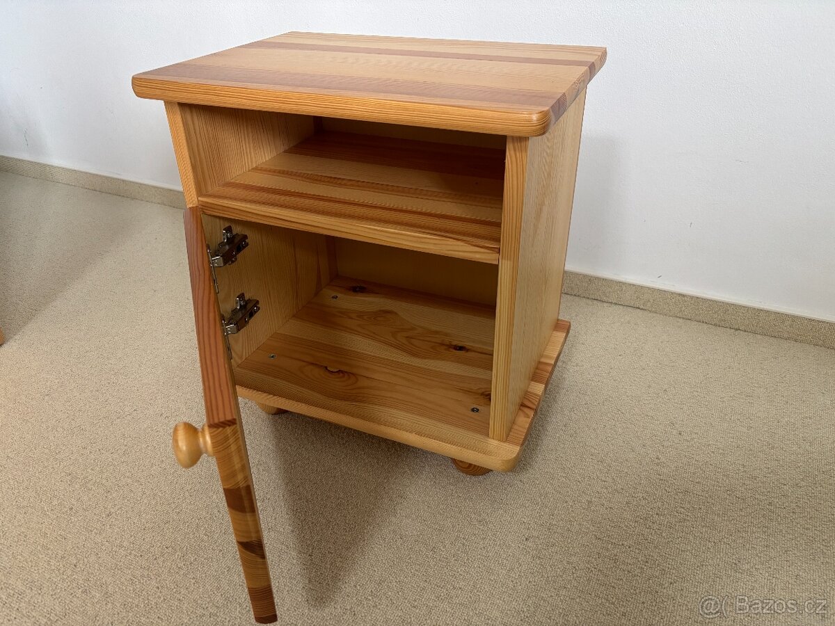 Noční stolek - masiv - 2