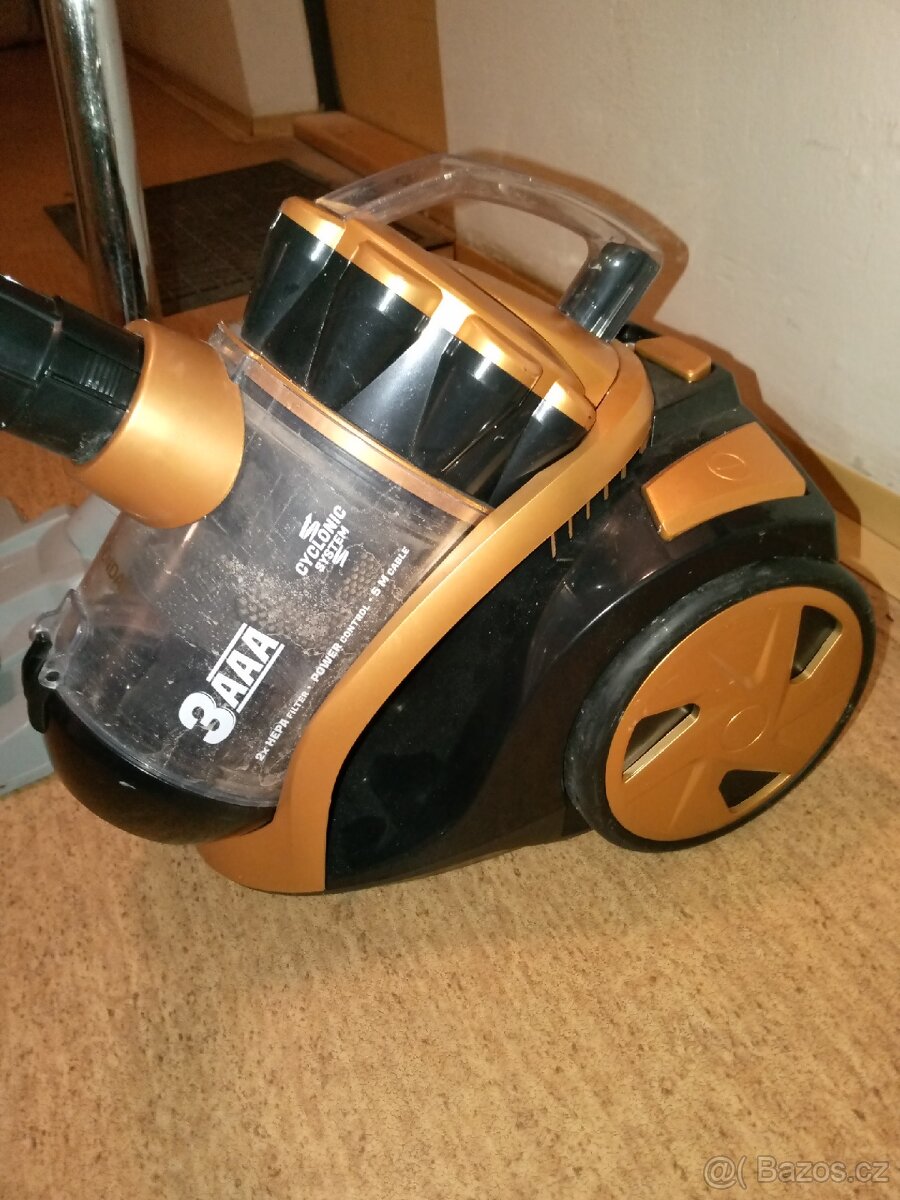 Bezsáčkový vysavač Hyundai VC014 - 2