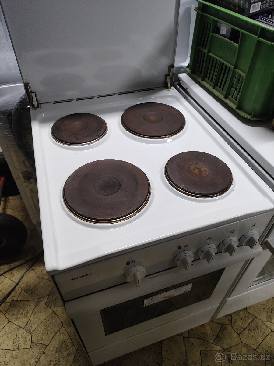 Sporák elektrický SIEMENS - šíře 50 cm - 2