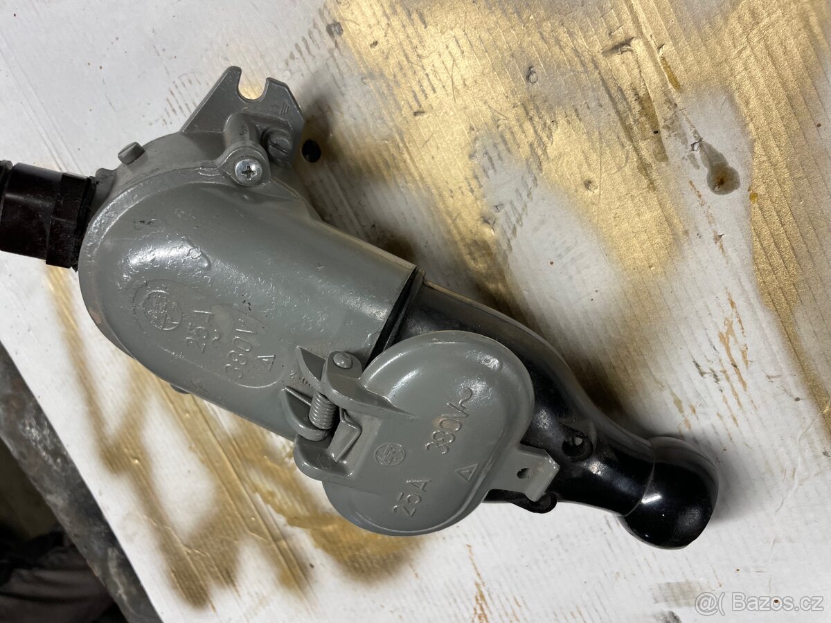 Motorová zásuvka 25A 380V - 2