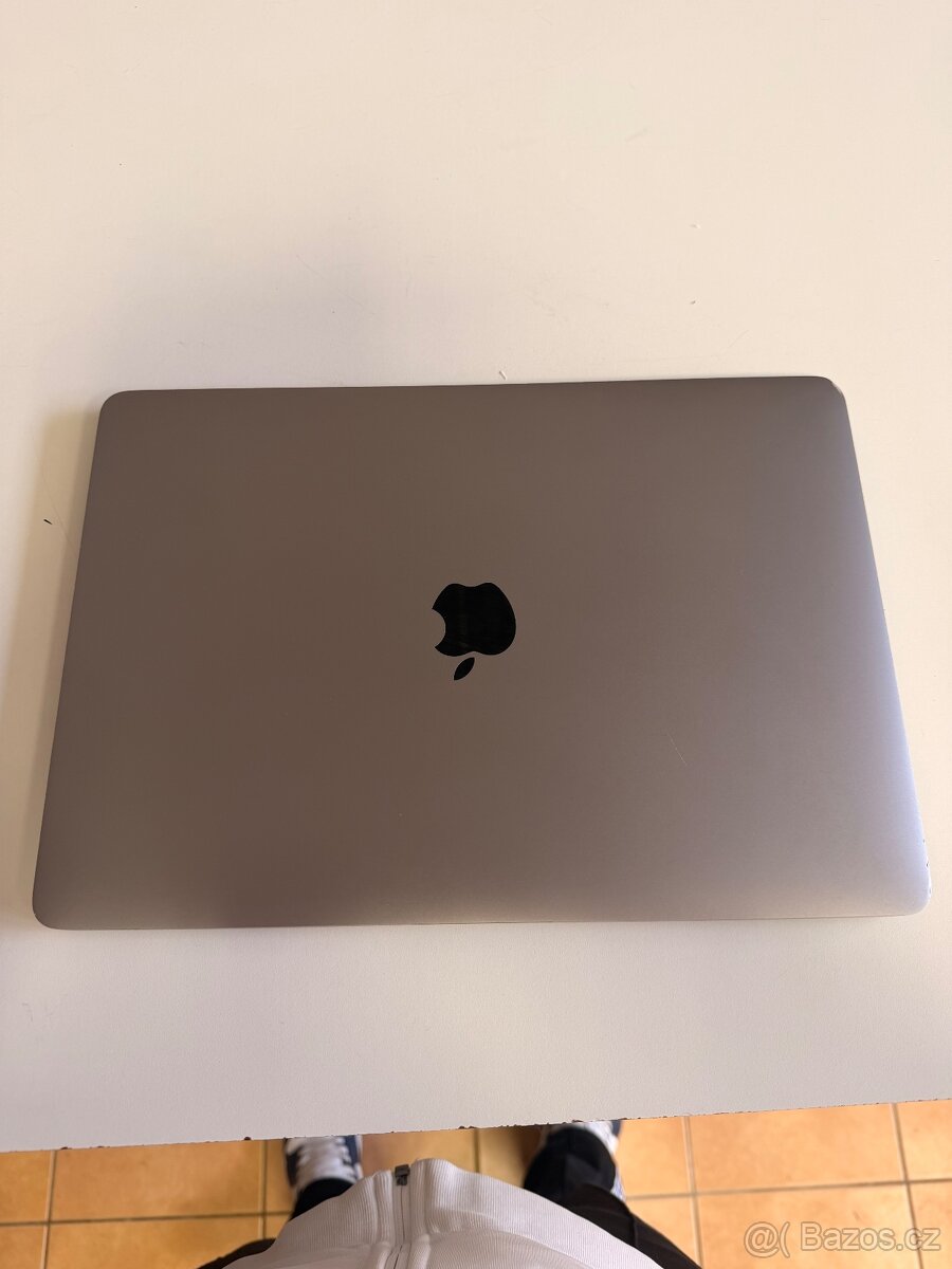 Macbook Pro 2017 s touch barem. I5/8GB/500GB - 2