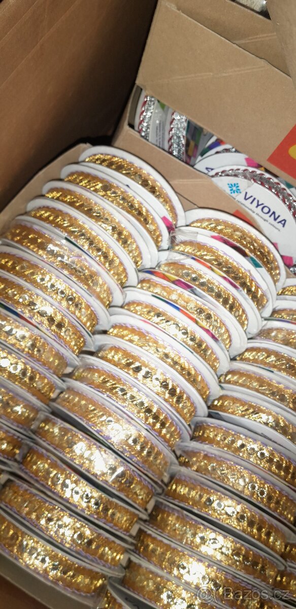 Stuhy, mašle, flitry, atd - 2