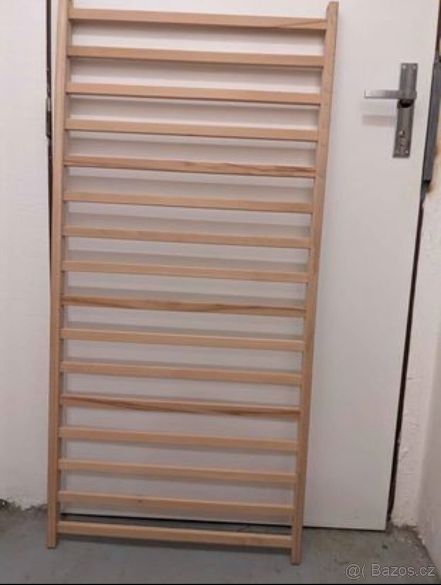 Dětská dřevěná postýlka s matrací - 2