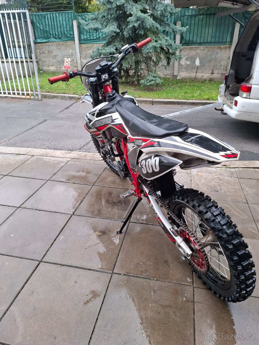 LERAMOTORS 300 - 2