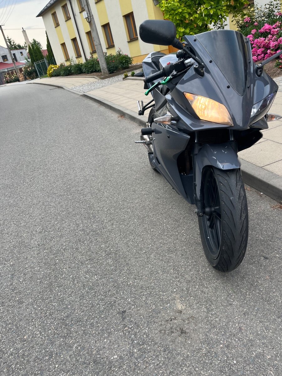 Yamaha yzf125r - 2