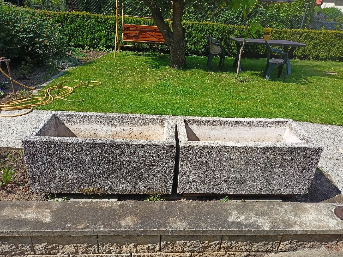 Kamené truhlíky - 2