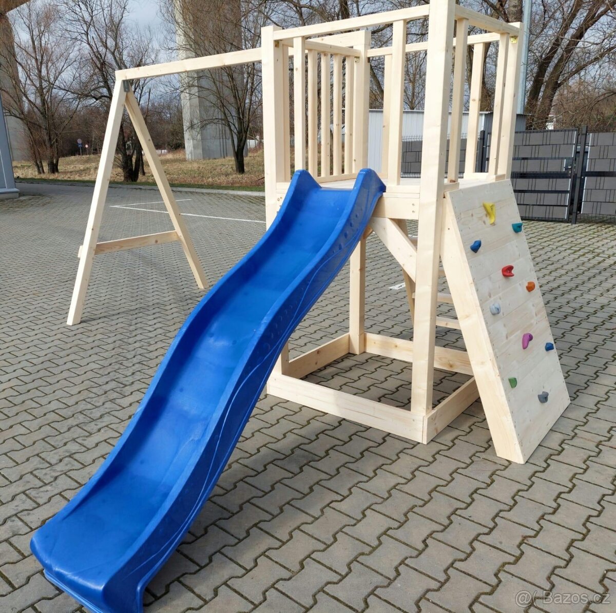 Dětské hřiště se skluzavkou a dovozem - 2