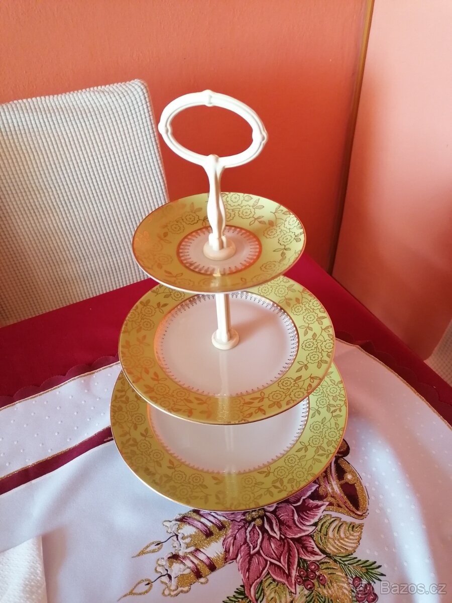 Třípatrový stojan na cukroví - 2