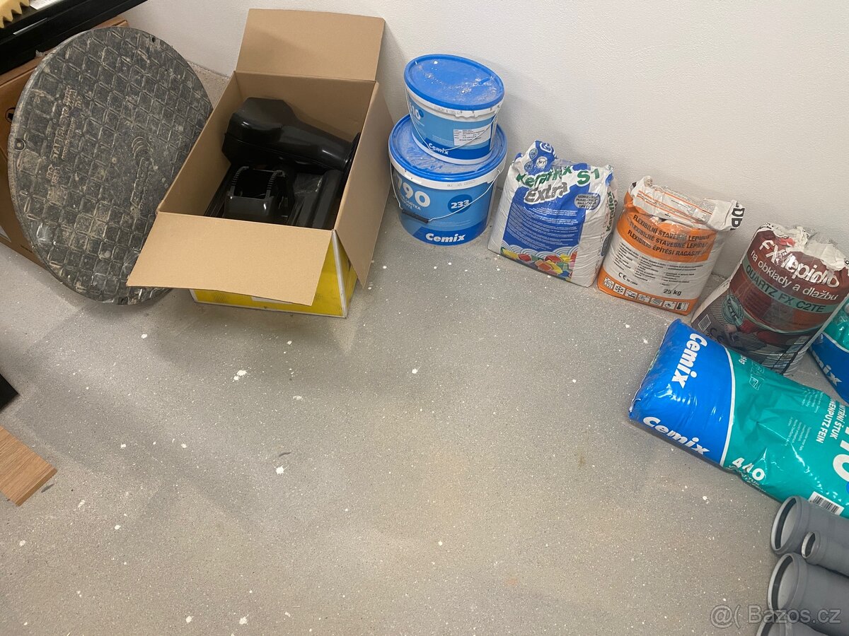 Stavební materiál ze stavby - 2