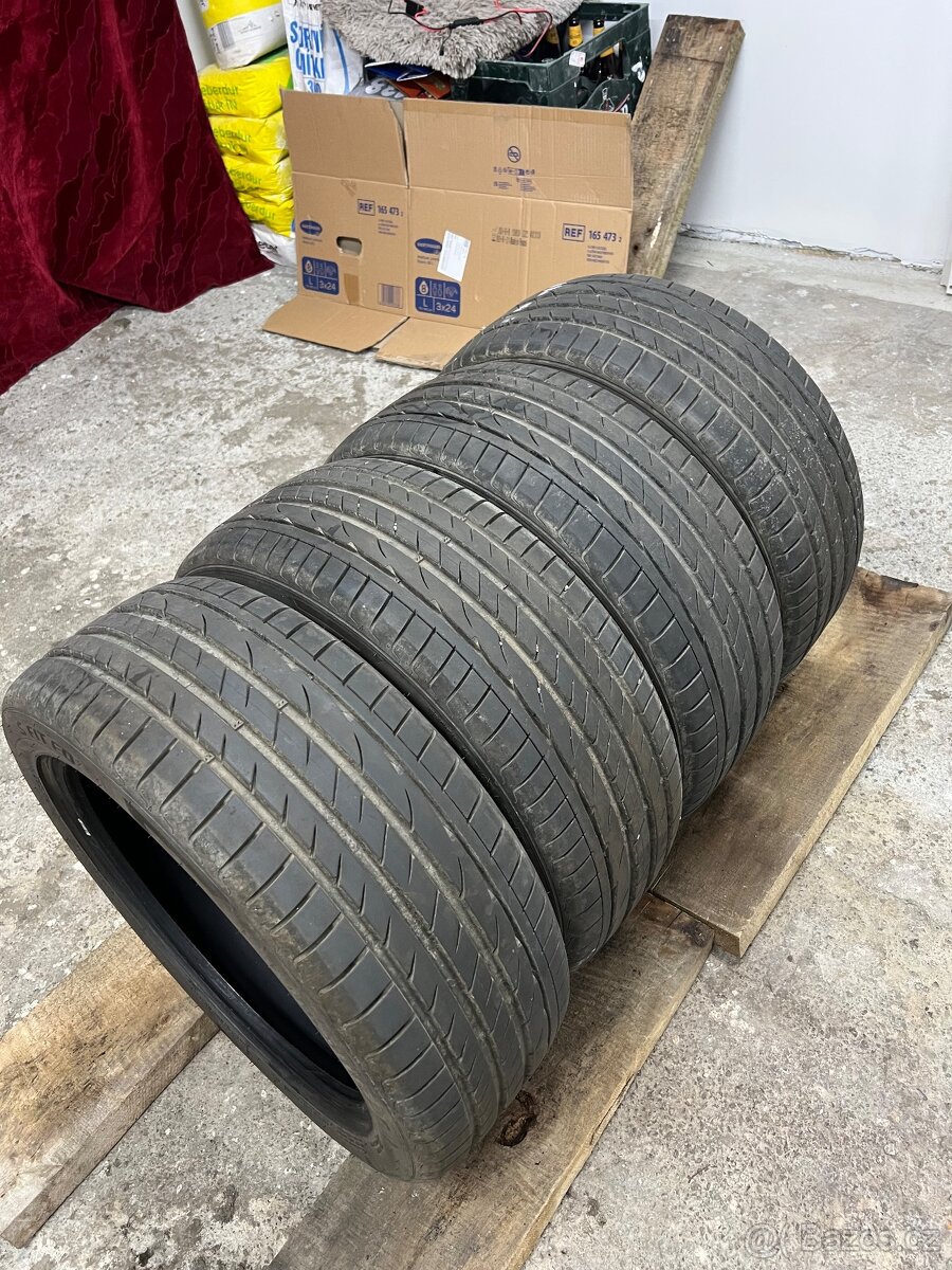225/45 R17 - 2
