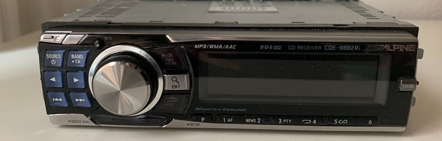 ALPINE CDE-9882Ri , USB , MP3 , AUX.... - 2