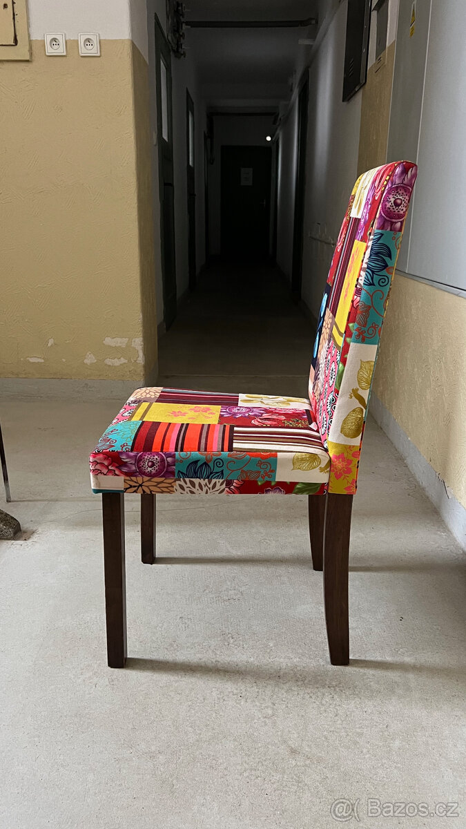 Barevné židle - 2