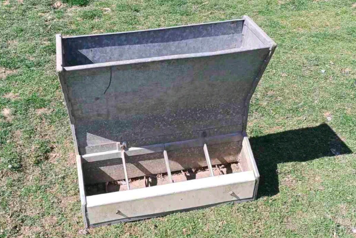 Krmítko pro selata - 2