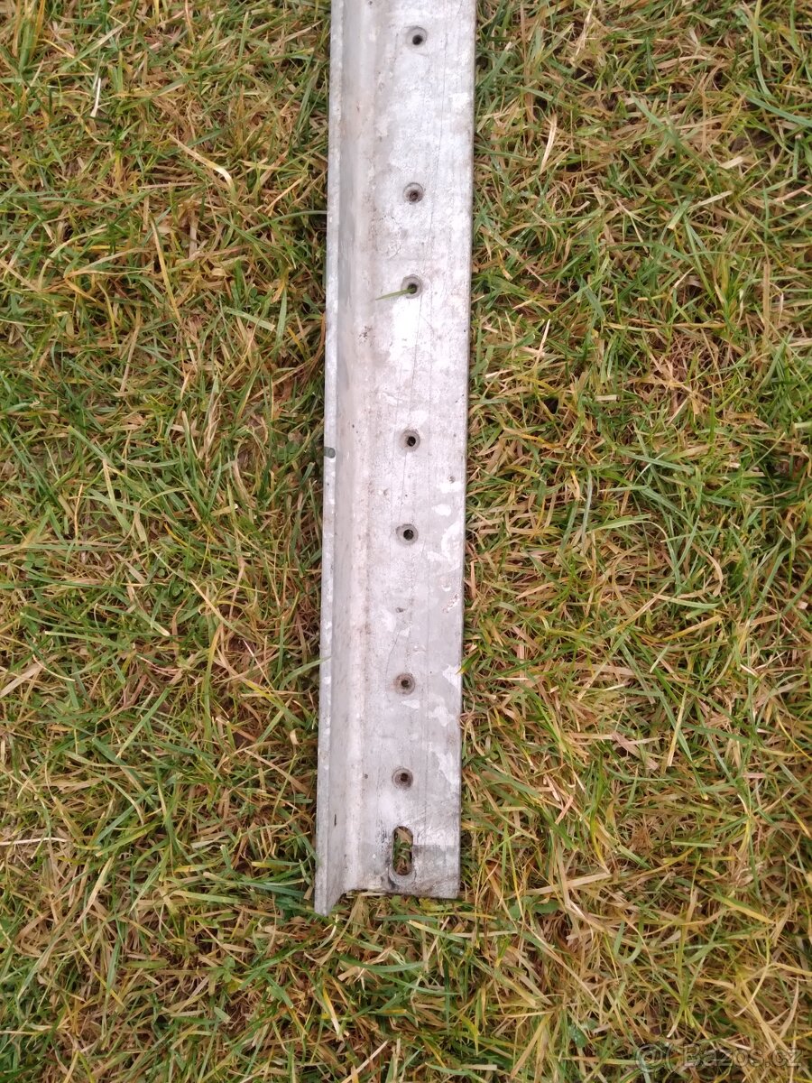 Vyztuhy na plotove dilce pouzite - 2