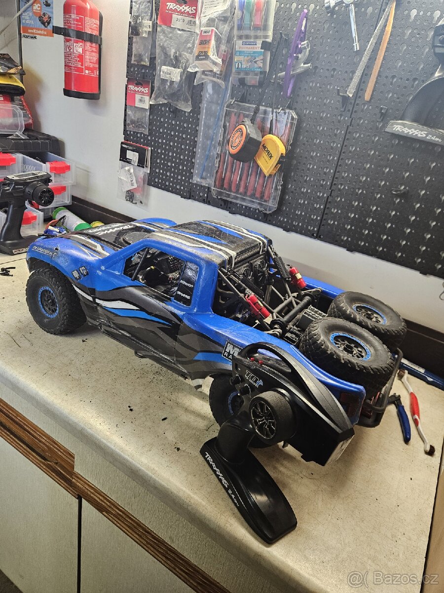 Traxxas UDR - 2