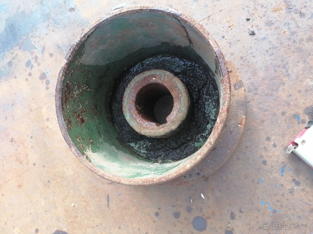 Vyvodova řemenice na traktor. - 2