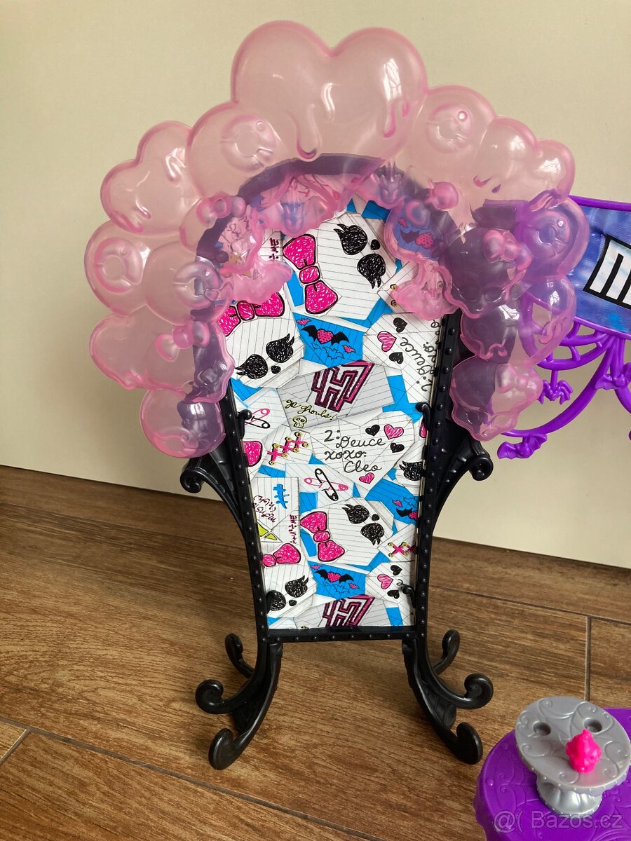 Monster high podium se světelnými efekty - 2