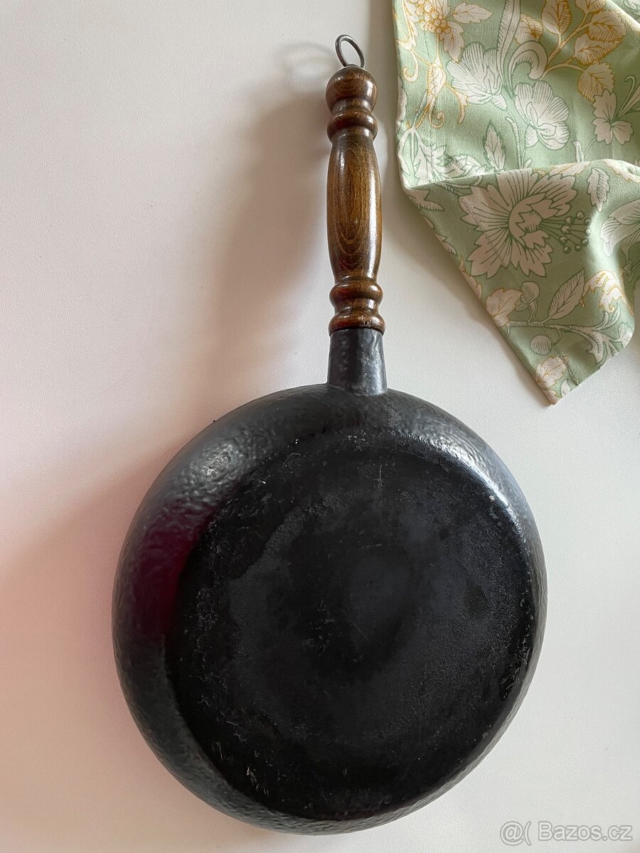 Litinová pánev - 2