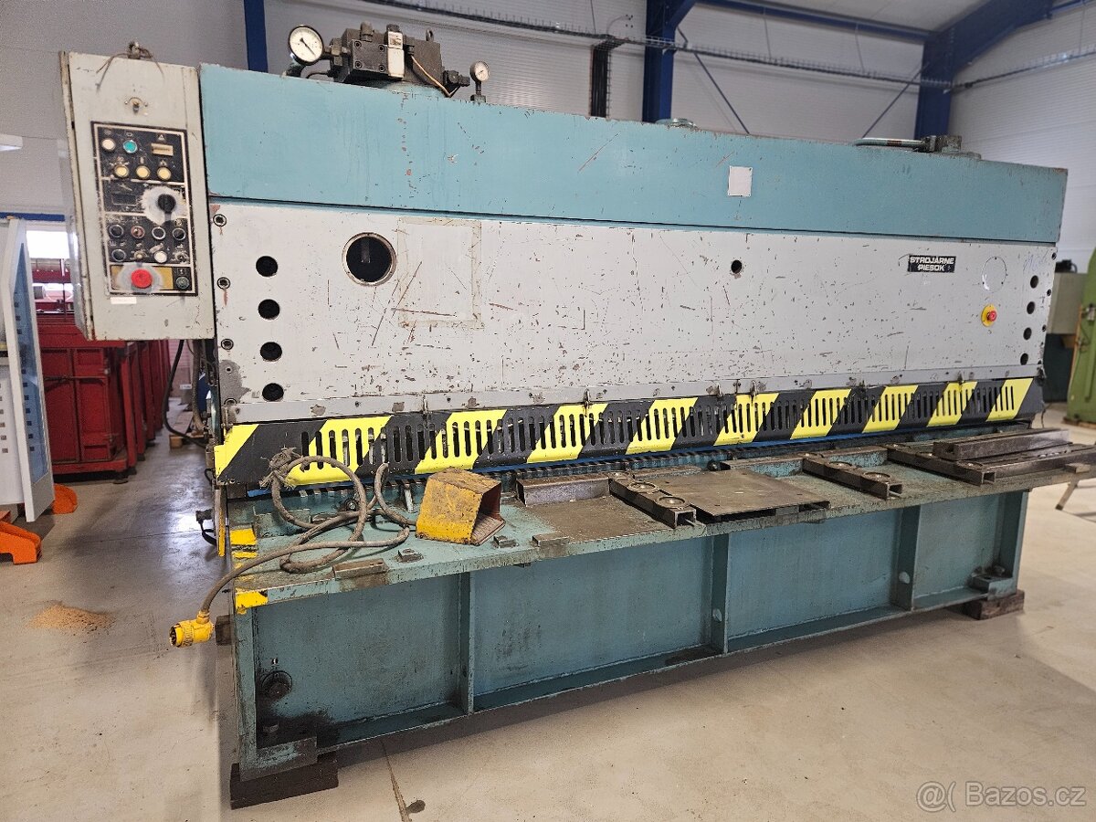 Hydraulické tabulové nůžky CNTA 3150/10A - 2