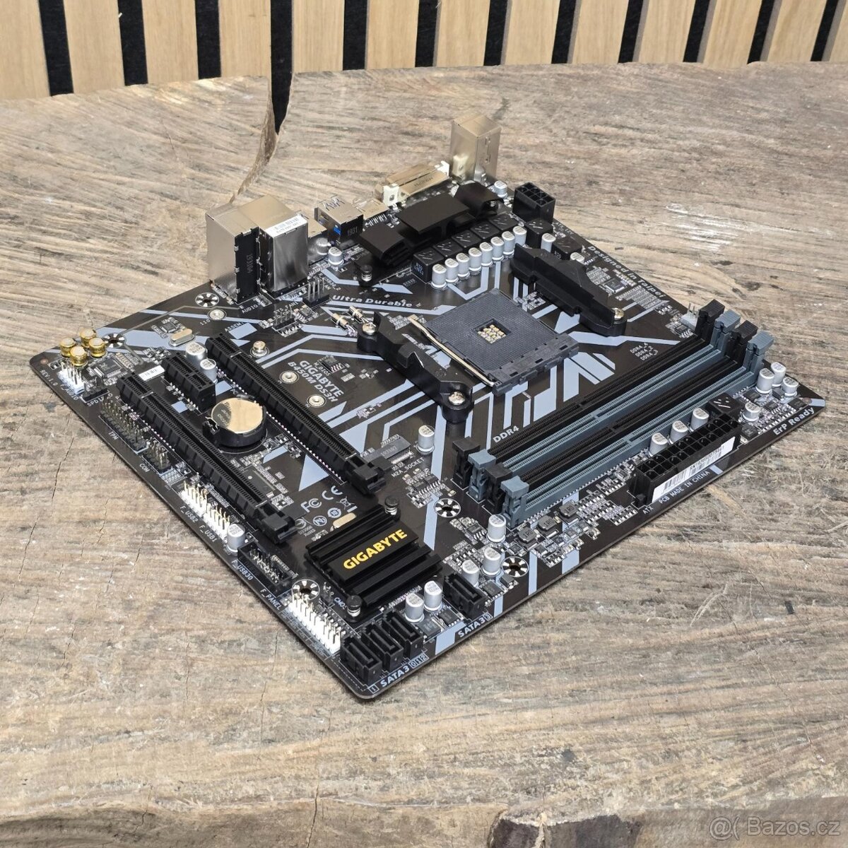 GIGABYTE B450M DS3H - AMD B450, socket AM4 - 2