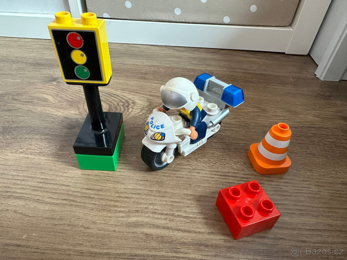 LEGO Duplo 5679 Policejní motorka - 2