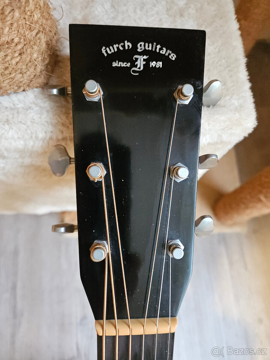 FURCH D-33 SR, na který hraje i M.Leicht z COPu - 2