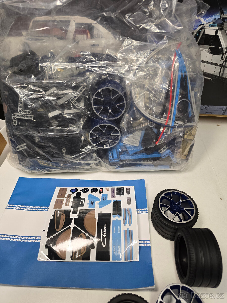 Stavebnice Technic Bugatti Chiron 42083 (náhrada) - 2