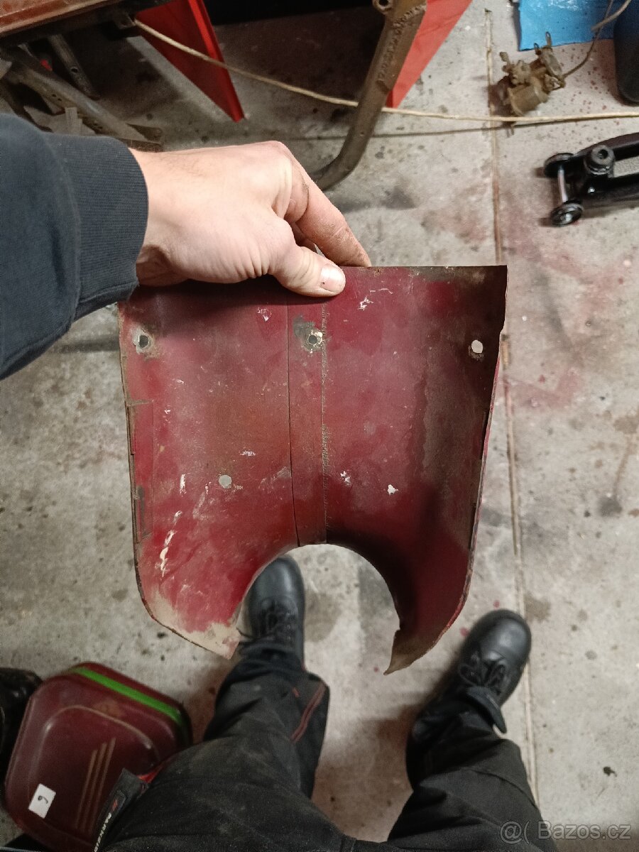 Prsíčka Jawa 550 555 - 2