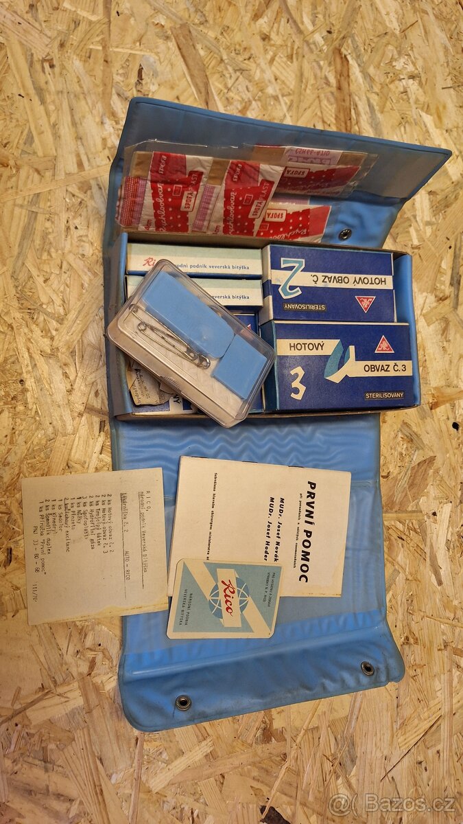 Retro autolékarnička - 2