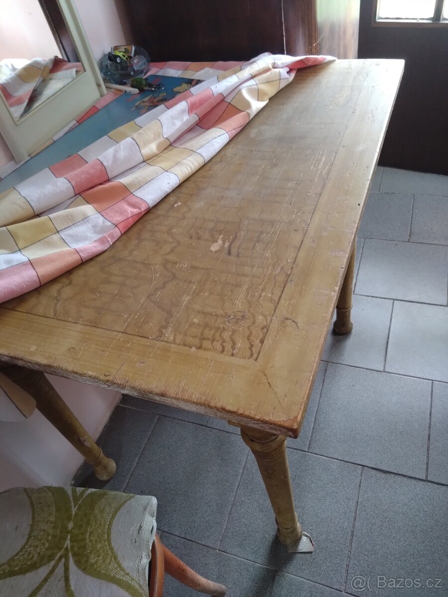 Starožitný stůl - 2