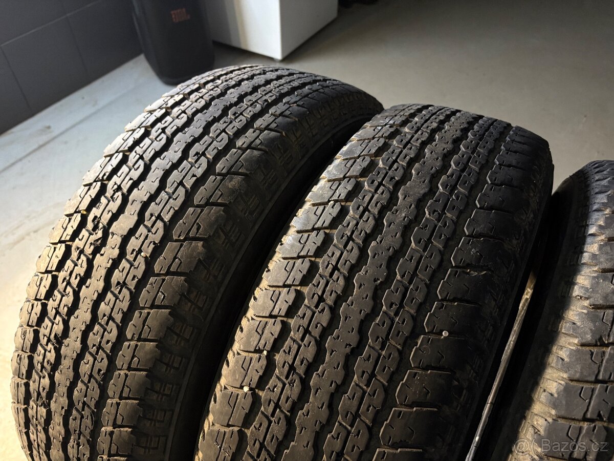 Zimní pneu Bridgestone 255/70R18 - možnost přezutí - 2