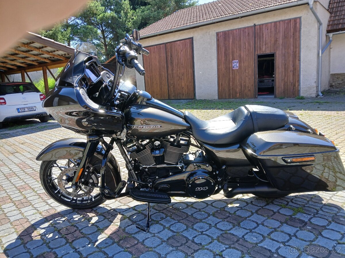 Harley-Davidson FLTRXS Road Glide Special 114 - 2