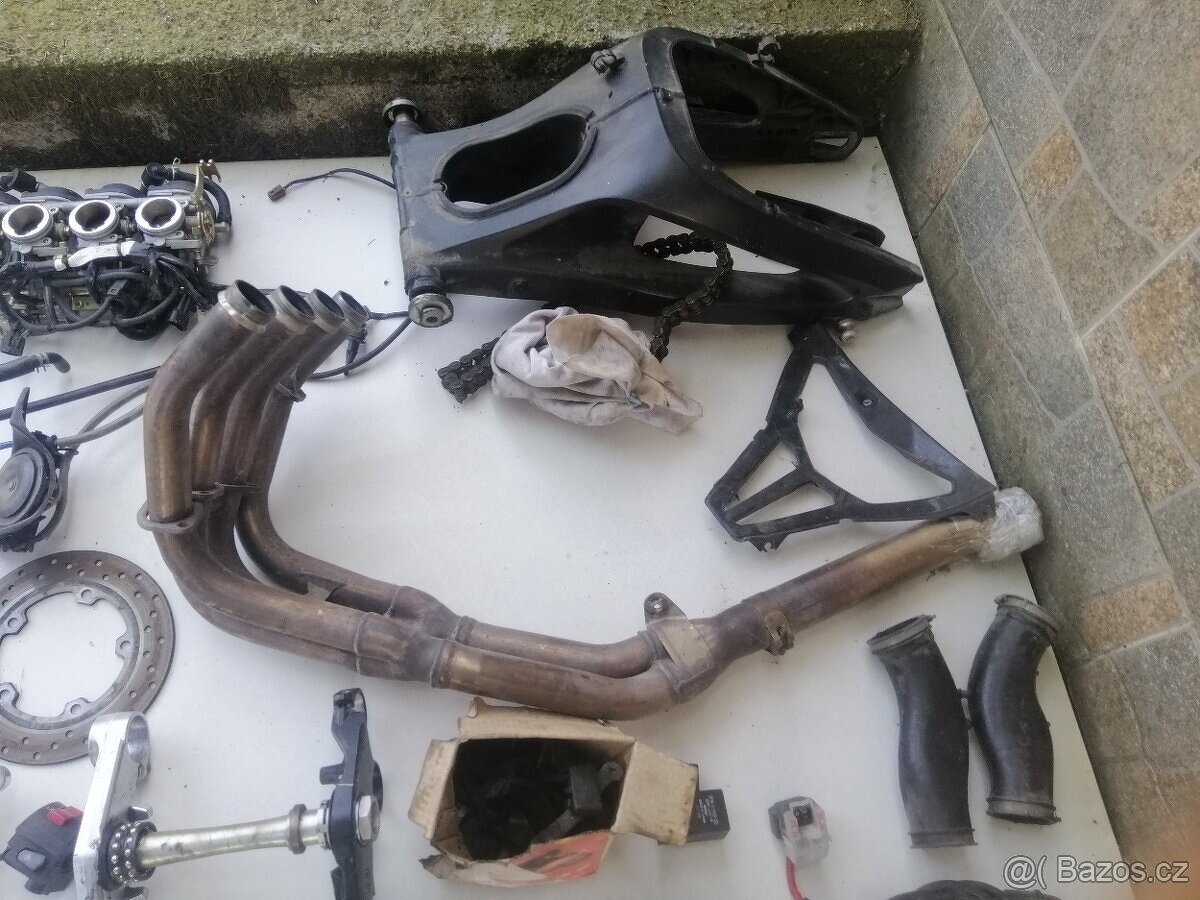 náhradní díly na Yamahu R6 - 2