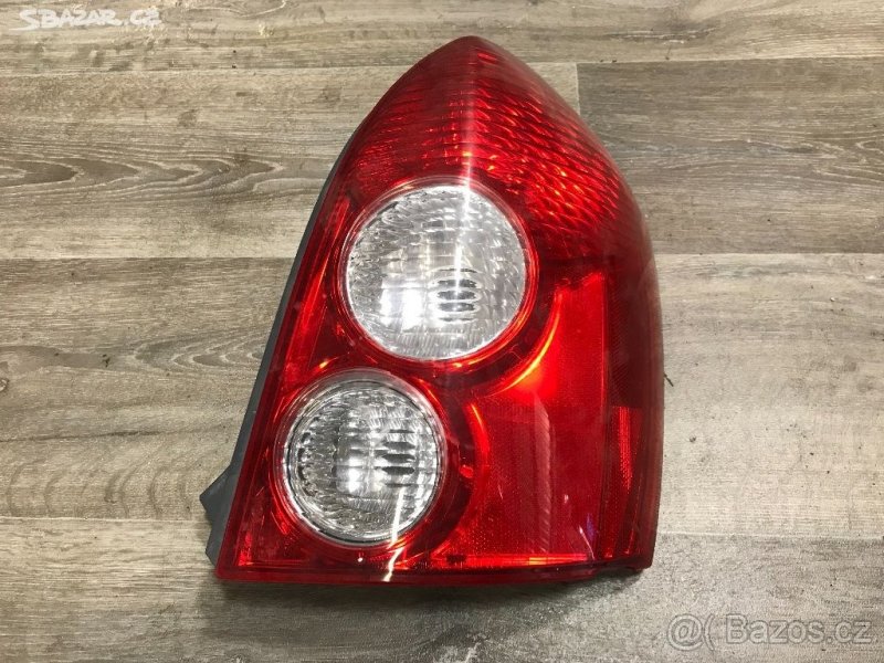 MAZDA 323F BJ ZADNÍ SVĚTLA PO FL. - 2