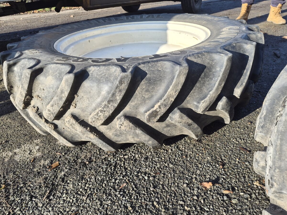 Kolesa John deere - 2