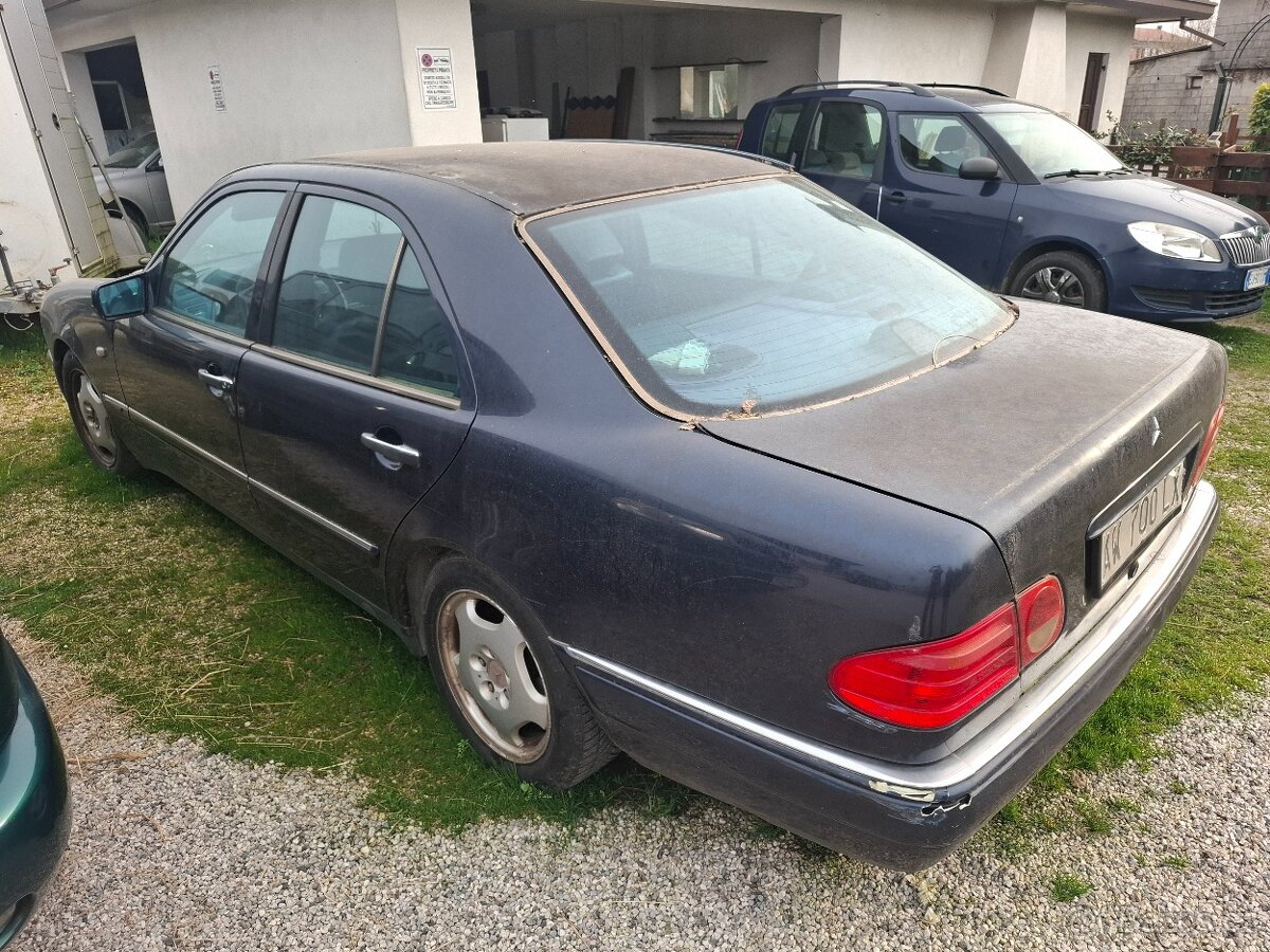 Mercedes E 210 300TD 130kw r.v.1998 - 2