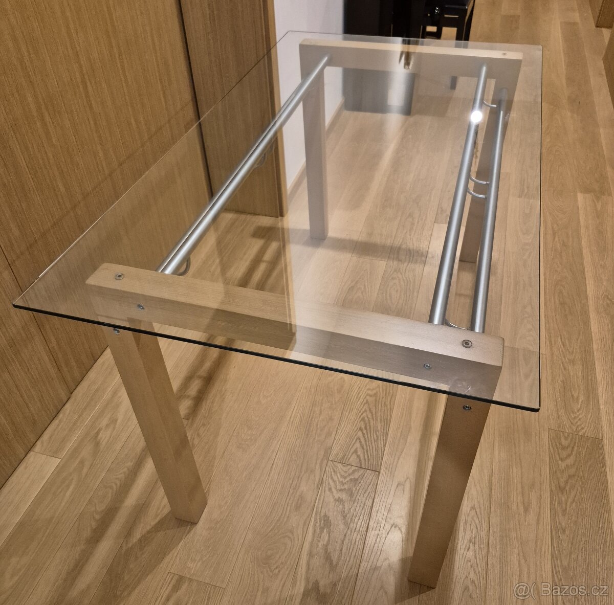 Prodám kanc. stůl se skleněnou deskou - 2