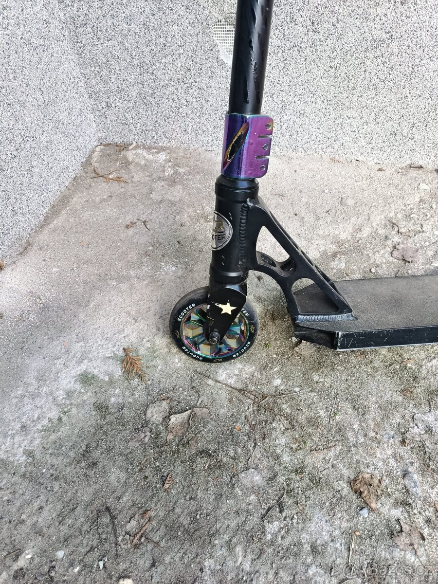 Freestyle kolobezka Street Surfing - 2