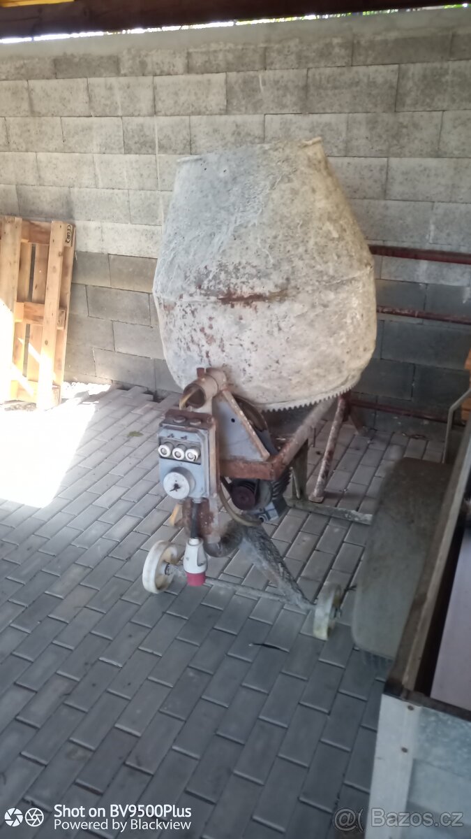 Stavební míchačka - 2