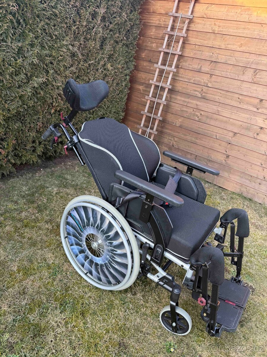 Mechanický invalidní vozík - 2