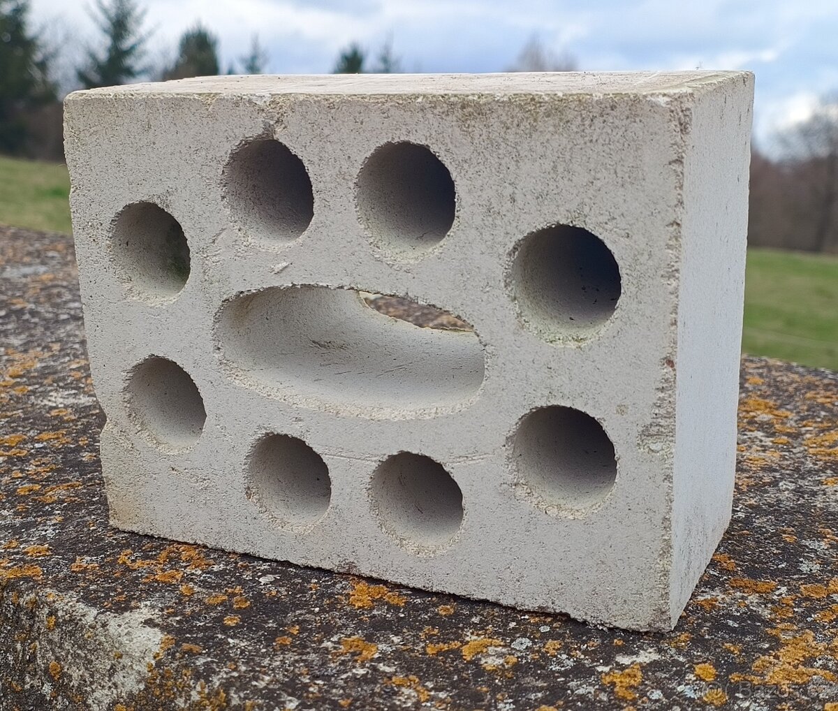 Cihla vápenopísková bílá 24x18x11 cm - 2