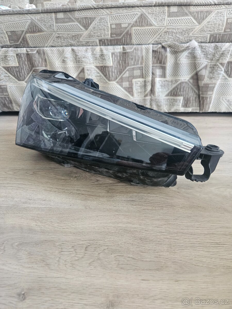 Světlomet přední pravý LED ŠKODA Scala - 2