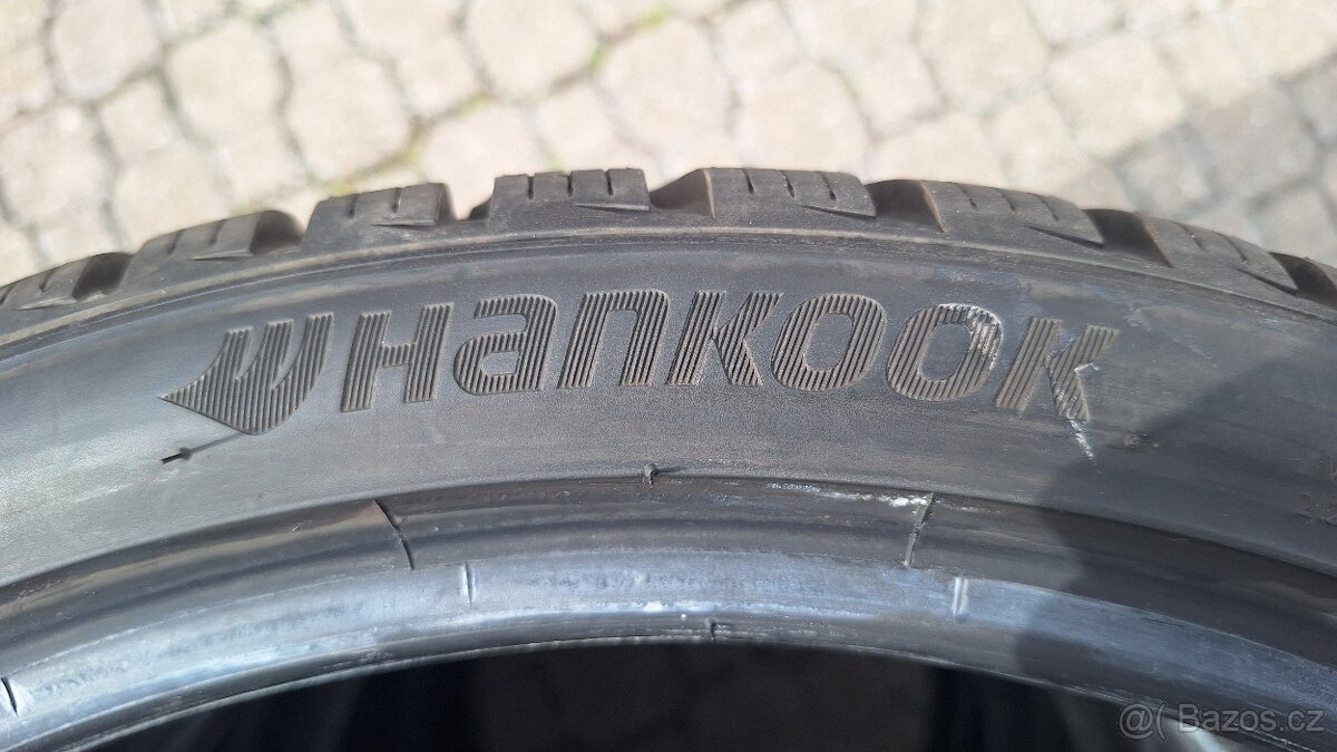 Hankook Winter icept evo3 235/35 R19 91W - 2