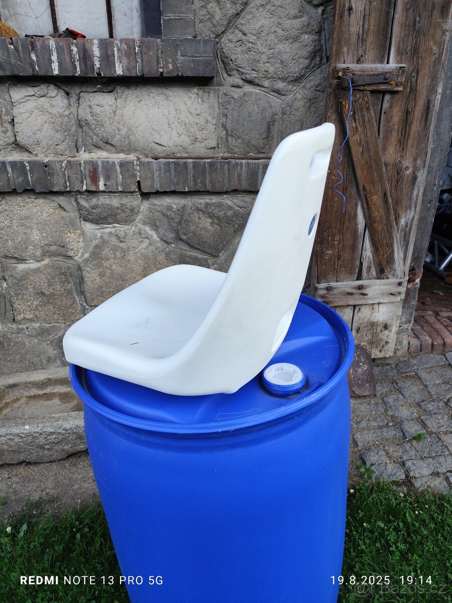 Prodám dvě sedačky do lodě, viz foto - 2