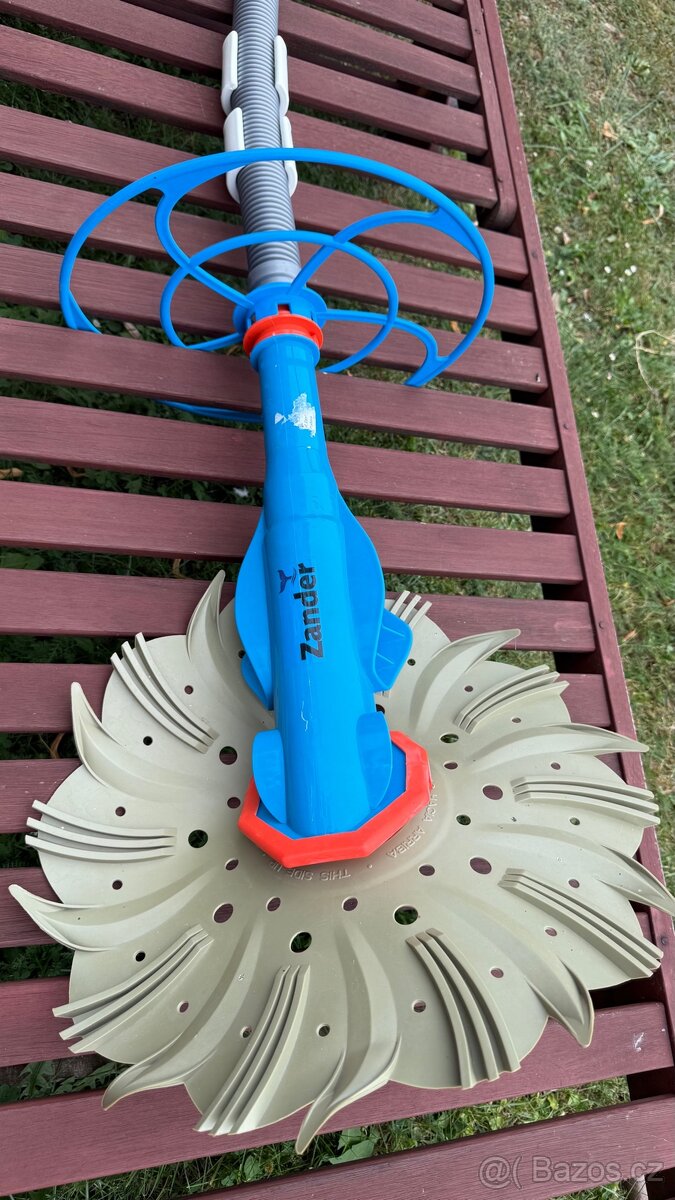 Zander-poloautomatický bazénový vysavač - 2