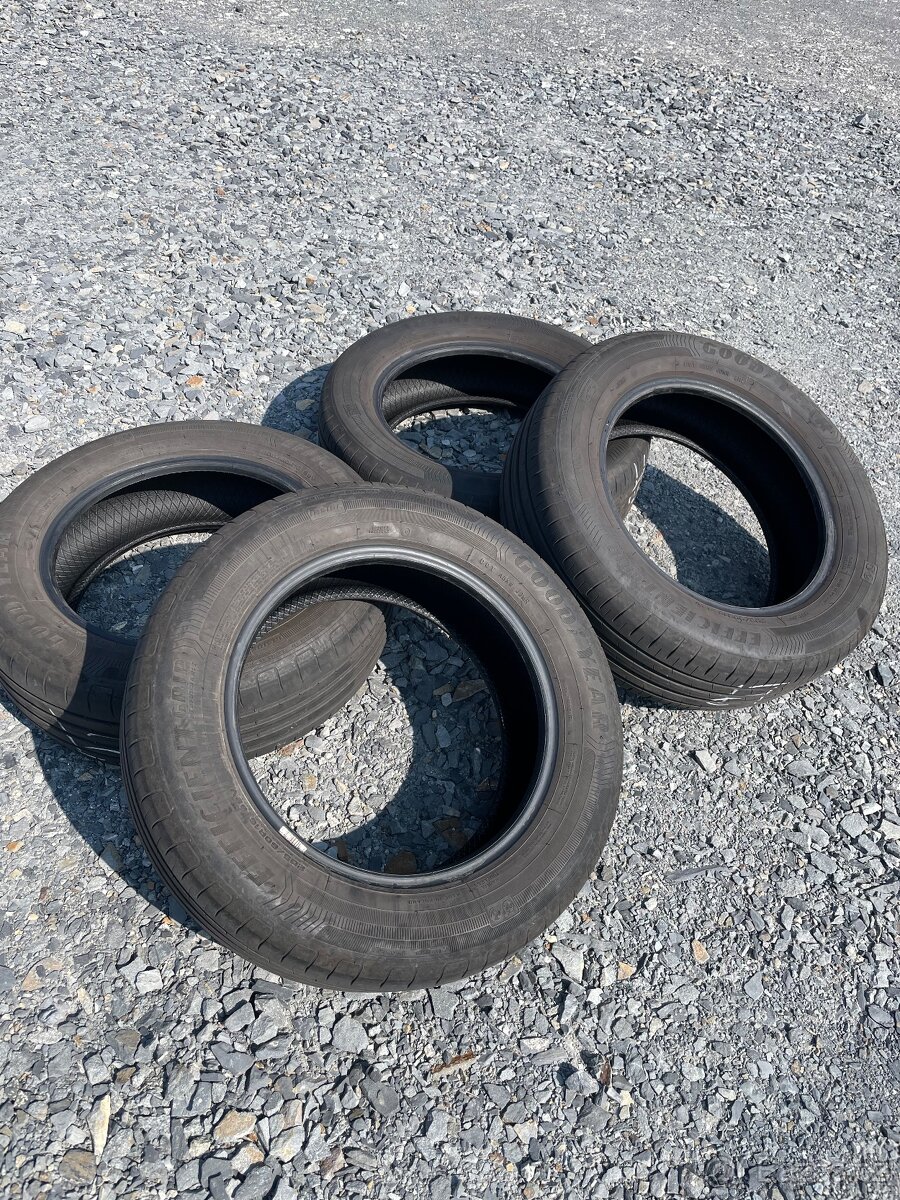Good Year - Efficient grip performance (205/60 R16 92V) - 2
