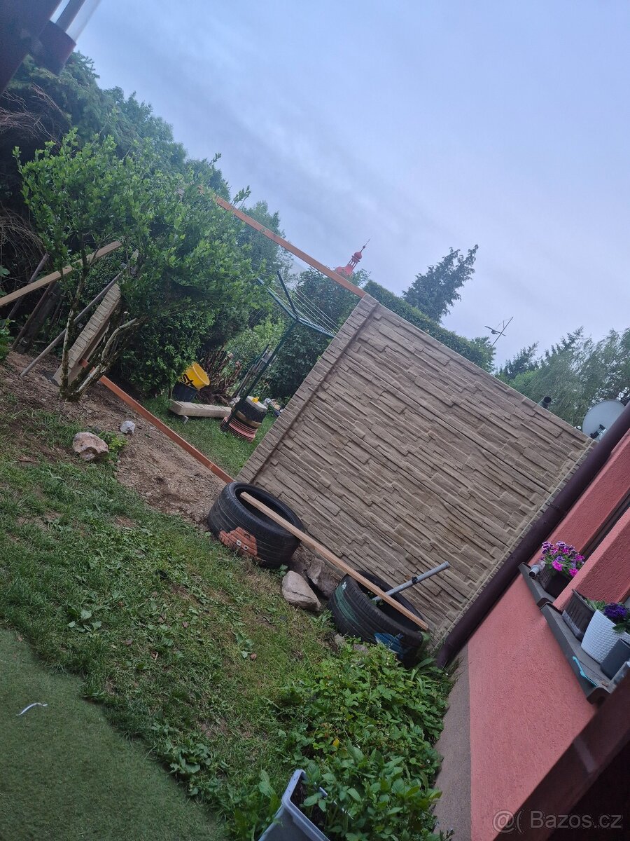 Betonový sloupek na plot - 2