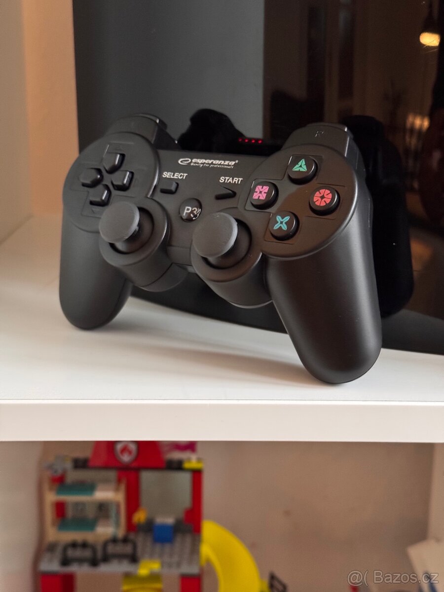 Playstation 3 (CECHJ03) 80GB + EVILNAT + nový ovladač - 2